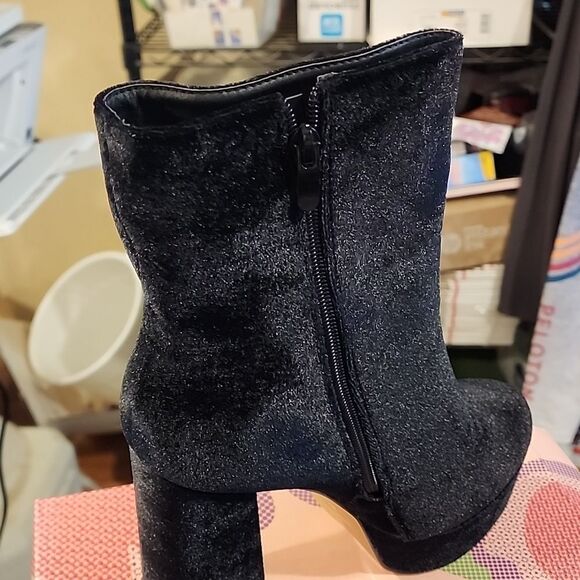 VIA PINKY COLLECTION HIGH HEELED SHOES NWT SIZE 10 - Picture 3 of 7